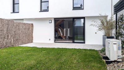 /international/fr/arradon-brittany-310098872145/