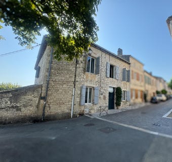 /international/fr/lauzerte-midi-pyrenees-310104936634/