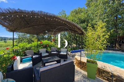 /international/fr/uzes-languedoc-roussillon-310108525986/