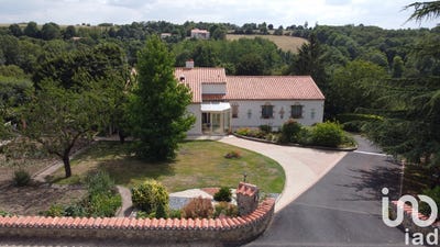/international/fr/la-meilleraie-tillay-pays-de-la-loire-310101277258/