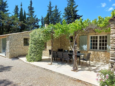/international/fr/lourmarin-hh-15410185-lourmarin-provence-alpes-cote-d-azur-310100955074/