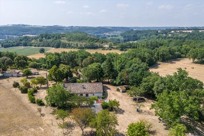 /international/fr/montaigu-de-quercy-midi-pyrenees-310119429828/