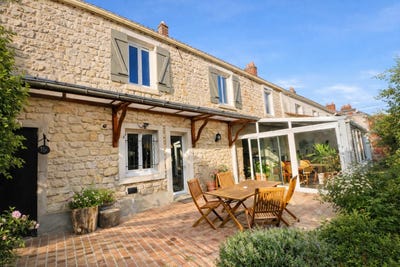/international/fr/coye-la-foret-picardie-310106295409/