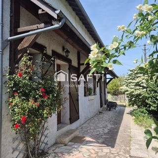 /international/fr/cour-cheverny-centre-val-de-loire-310104920746/