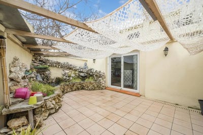 /international/fr/mauguio-languedoc-roussillon-310107968193/