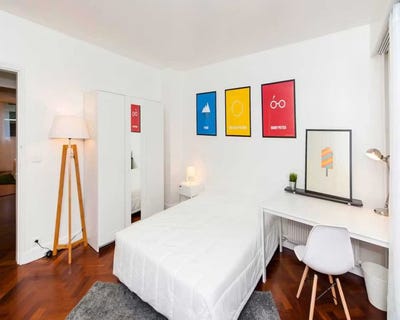 /international/fr/rue-guersant-paris-ile-de-france-310109174889/