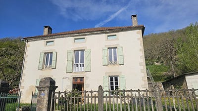 /international/fr/caylus-midi-pyrenees-310107579565/