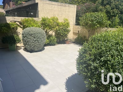 /international/fr/lezignan-corbieres-languedoc-roussillon-310101104136/