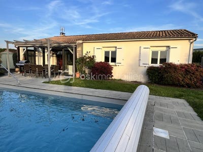 /international/fr/roquefort-languedoc-roussillon-310106403617/