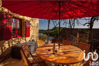 /international/fr/la-roque-gageac-aquitaine-310099808234/