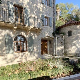 /international/fr/uzes-aquitaine-310108436285/