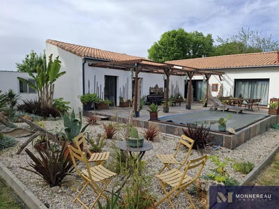 /international/fr/saint-georges-des-coteaux-charente-310100410367/?lang=zh-tw