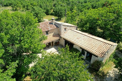 /international/fr/venasque-provence-alpes-cote-d-azur-310107865393/