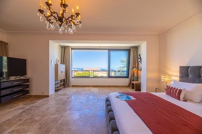 /international/fr/l-ile-rousse-corsica-310106592596/