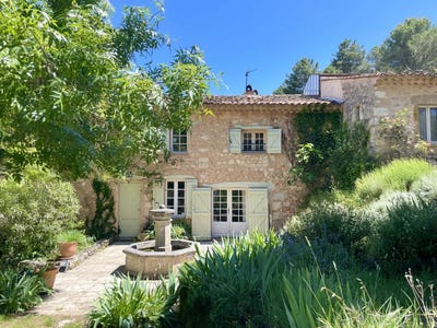/international/fr/salernes-hh-15805608-salernes-provence-alpes-cote-d-azur-310100955207/