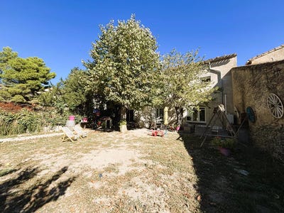 /international/fr/azille-languedoc-roussillon-310103015110/