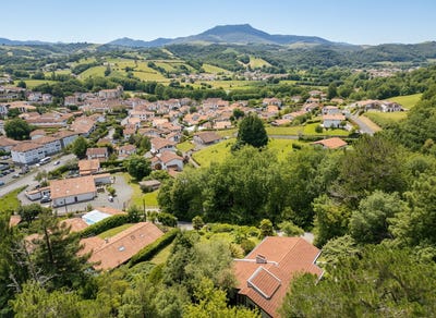 /international/fr/saint-pee-sur-nivelle-aquitaine-310109235110/