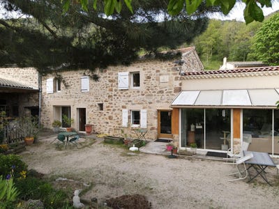 /international/fr/saint-georges-les-bains-rhone-310110310597/