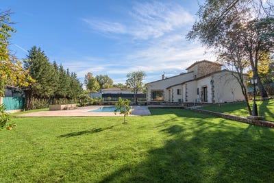 /international/fr/valbonne-hh-15210546-valbonne-provence-alpes-cote-d-azur-310100953110/?lang=en