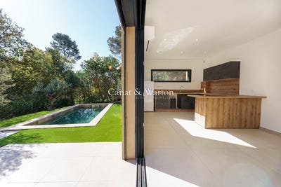 /international/fr/saint-raphael-provence-alpes-cote-d-azur-310108525389/