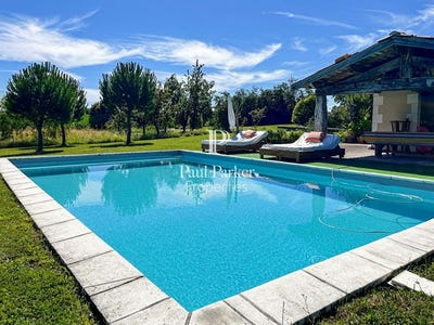 /international/fr/barbezieux-saint-hilaire-charente-310100711889/