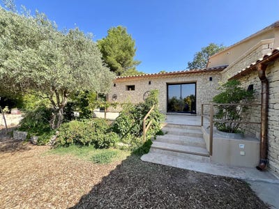 /international/fr/saumanes-de-vaucluse-hh-15483859-saumanes-de-vaucluse-provence-alpes-cote-d-azur-310100952345/?lang=fr