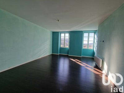 /international/fr/terrasson-lavilledieu-aquitaine-310107492737/