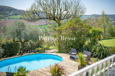 /international/fr/lauzerte-midi-pyrenees-310107429562/