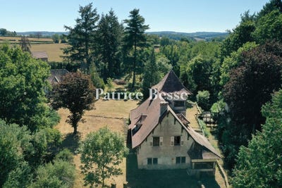 /international/fr/paray-le-monial-burgundy-310103767756/?lang=th