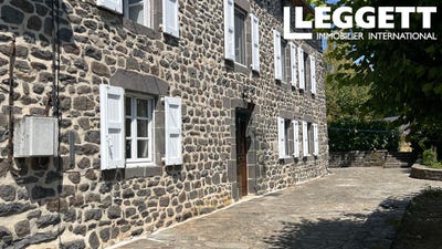 /international/fr/saint-flour-auvergne-310102336270/