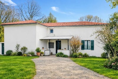 /international/fr/lacour-midi-pyrenees-310108765069/