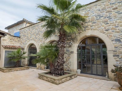 /international/fr/uzes-languedoc-roussillon-310100937057/?lang=zh-cn