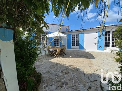 /international/fr/la-bree-les-bains-charente-310106685245/