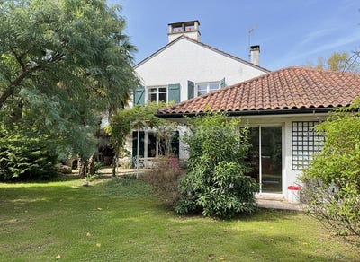 /international/fr/pau-aquitaine-310108264310/