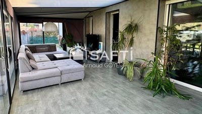 /international/fr/guecelard-pays-de-la-loire-120098605228/