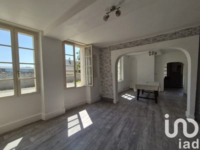 /international/fr/germigny-burgundy-310100669223/