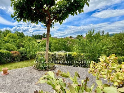 /international/fr/fleurey-sur-ouche-burgundy-310108864695/
