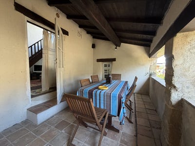 /international/fr/saint-quentin-la-poterie-languedoc-roussillon-310108429613/