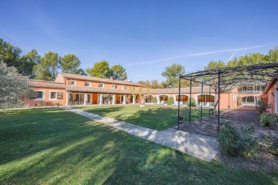 /international/fr/roussillon-provence-alpes-cote-d-azur-310100953954/