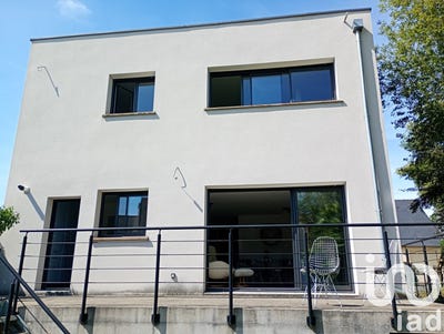 /international/fr/saint-aubin-d-aubigne-brittany-310100885707/