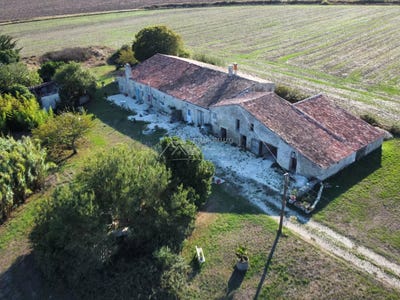 /international/fr/moeze-charente-310101334744/