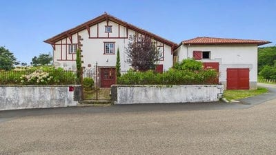 /international/fr/hasparren-aquitaine-310107448031/
