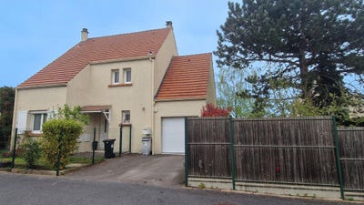 /international/fr/la-chapelle-en-serval-picardie-310107069571/