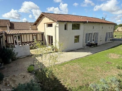 /international/fr/nanteuil-en-vallee-charente-310102250377/