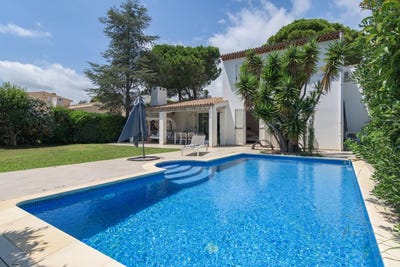 /international/fr/villeneuve-loubet-hh-15053751-villeneuve-loubet-provence-alpes-cote-d-azur-310100956722/