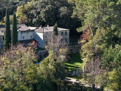 /international/fr/uzes-languedoc-roussillon-310103467850/