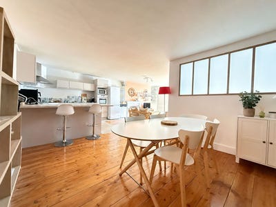 /international/fr/lons-le-saunier-franche-comte-310108557499/