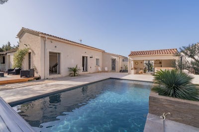 /international/fr/chateauneuf-du-pape-provence-alpes-cote-d-azur-310098947156/
