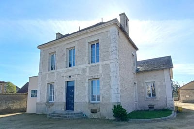 /international/fr/champigny-en-rochereau-charente-310108973656/