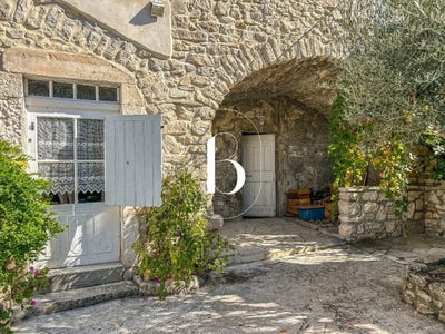/international/fr/barjac-midi-pyrenees-310105236267/